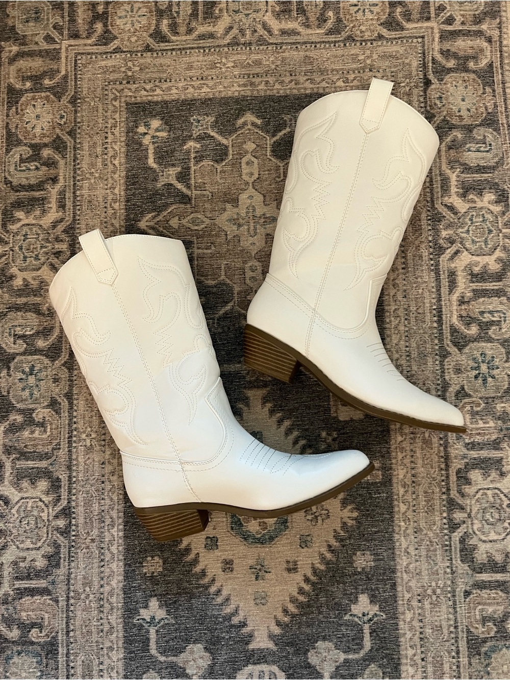 Dream Pairs White Western Cowboy Boots with Brown Heel
